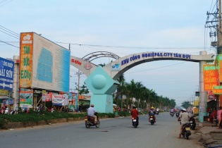 Doanh nghiệp địa ốc âm thầm "bẻ lái"