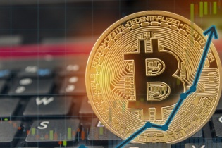 Tiếp tục phục hồi 117 USD, giá Bitcoin tăng lên 10.373 USD/BTC