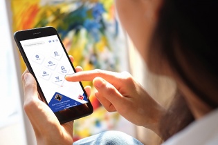 Ngân hàng Việt đầu tiên hỗ trợ giao dịch ngay trên ứng dụng chat