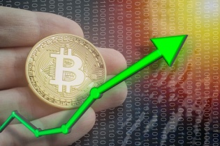 Bitcoin chạm mốc 11.000 USD/BTC