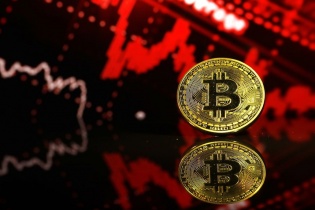 Bitcoin giảm mạnh 261 USD/BTC, thị trường lao dốc