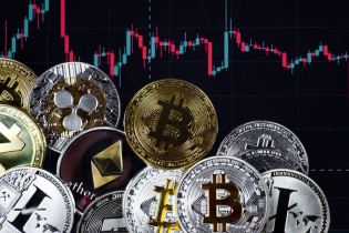 Áp lực bán tăng cao, Bitcoin vuột khỏi mốc 16.000 USD