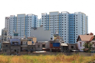 Tìm lối ra cho nhà giá rẻ