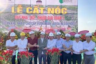Cất nóc nhà phố vườn thuộc giai đoạn 1 dự án La Vida Residenes