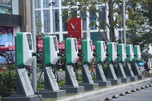 Lời giải cho những nỗi lo về pin ô tô điện từ VinFast