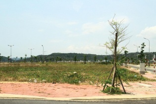 Đất nền sốt giá, doanh nghiệp có quỹ đất sạch hưởng lợi lớn