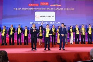 Hanwha Life Việt Nam nhận giải thưởng Rồng Vàng lần thứ 7