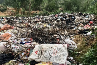 Hậu Lộc (Thanh Hóa): Ngộp thở vì bãi rác cách nhà 40 mét