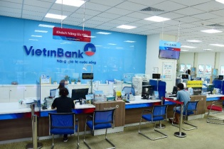 VietinBank tiếp tục giảm lãi và phí để hỗ trợ doanh nghiệp, người dân