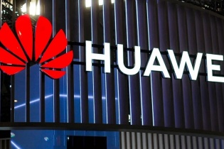 6 tháng, Huawei đạt doanh thu gần 50 tỷ USD