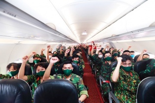 Hàng không tiếp tục triển khai các chuyến bay tăng cường lực lượng hỗ trợ miền Nam