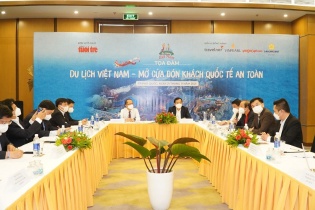 Toạ đàm “Du lịch Việt Nam, mở cửa đón khách quốc tế an toàn” hiến kế phục hồi du lịch hậu Covid-19