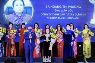 Nữ doanh nhân vinh dự 6 lần đón nhận Cúp Bông hồng vàng