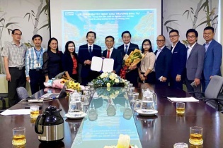 SHTP trao chứng nhận đăng ký đầu tư cho Công ty cổ phần Vũ Phong Tech