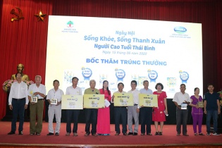 Vinamilk đồng hành cùng người cao tuổi Thái Bình “Sống khỏe, sống thanh xuân”