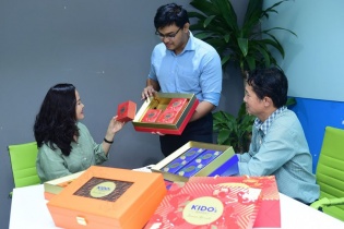 Bánh Trung thu "hương vị tuổi thơ" là lựa chọn hàng đầu để doanh nghiệp mua biếu tặng