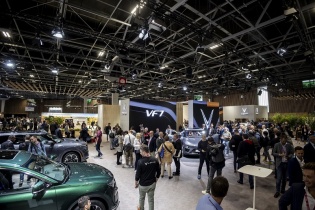  AUTOBEST vinh danh VinFast là "Ngôi sao đang lên"