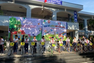 Cathay Life Việt Nam trao tặng xe đạp cho một số trường tiểu học tại Bà Rịa - Vũng Tàu