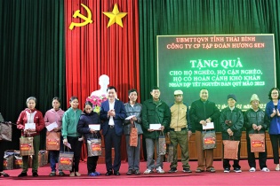 Tập đoàn Hương Sen trao 1.500 suất quà Tết cho người nghèo