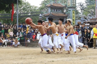 Tinh thần thượng võ tại lễ hội vật cầu Thuý Lĩnh