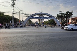 Hậu Giang trao giấy chứng nhận đầu tư dự án thức ăn thủy sản vốn 23,6 triệu USD