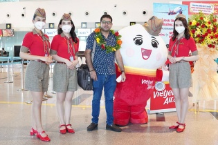 Lợi nhuận công ty mẹ đạt hơn 900 tỷ đồng, Vietjet đi đầu mở mạng bay quốc tế, thúc đẩy du lịch, đầu tư