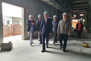 Thứ trưởng Phùng Đức Tiến thăm dự án nhà máy sản xuất vắc xin thú y thuộc Tập đoàn Japfa