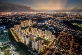 Nhà ở ngày càng khan hiếm, giá chỉ tăng không giảm: Chọn mua cách nào?