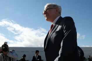 Chuyến đi Tokyo của Warren Buffett được coi là "con dấu chấp thuận" cho việc đầu tư vào Nhật Bản