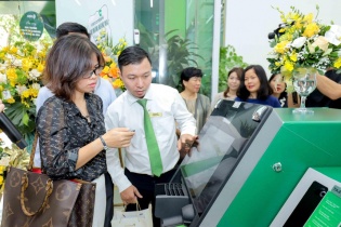 Vietcombank Ba Đình khai trương trụ sở mới và ra mắt chuỗi trải nghiệm dịch vụ ngân hàng số