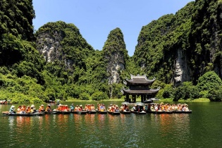 Ninhbinhtourisminfo - Ứng dụng thông minh thúc đẩy du lịch Ninh Bình