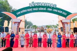 Khai mạc “Con đường nghệ thuật gốm đỏ - Vĩnh Long năm 2023”