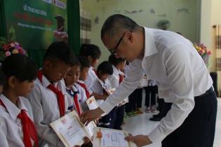 Học bổng “Vì trẻ em Việt Nam”:  Đọng lại yêu thương