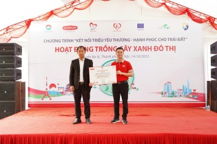 Dai-ichi Life Việt Nam tiếp tục triển khai Dự án “Trồng cây xanh đô thị” tại Hà Nội