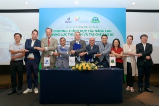 FrieslandCampina Việt Nam hợp tác với Trường Thịnh và Đồng Tiến tái chế bao bì rác thải