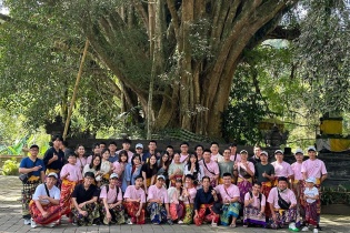 Triết lý quản lý lấy con người làm trung tâm, tồn tại để tạo giá trị mới cho xã hội