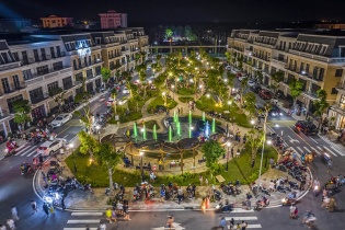 Chương trình “Sức sống trung tâm” thắp sáng Vincom Shophouse Royal Park Quảng Trị