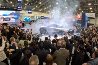 Khách quốc tế ấn tượng với dàn xe điện thông minh của VinFast tại CES 2024