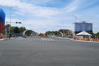 Vĩnh Long thực hiện “Đường gốm và hoa mừng Xuân Giáp Thìn năm 2024”