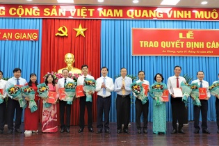 An Giang trao quyết định điều động, chỉ định, bổ nhiệm hàng loạt cán bộ chủ chốt