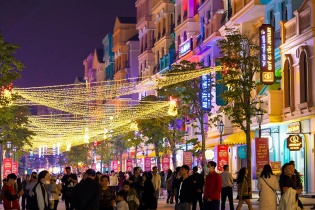 Chuỗi nhà hàng, cửa hiệu tại Grand World bất ngờ vì lợi nhuận trong mơ
