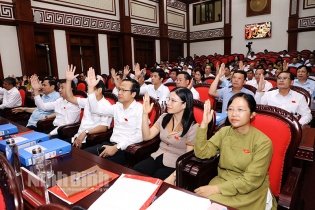 Ninh Bình thông qua 13 nghị quyết phát triển kinh tế - xã hội