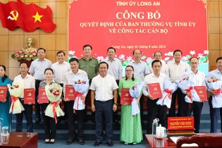 Long An công bố quyết định điều động, bổ nhiệm nhiều cán bộ chủ chốt   