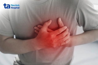 Bệnh nhân bị tràn khí màng phổi do nghiện thuốc lá