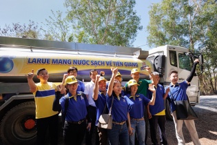 Larue tiếp tục hỗ trợ nước sinh hoạt cho người dân Tiền Giang