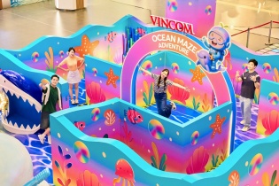 Nghỉ hè giữa thành phố lên ngôi, các gia đình hiện đại rủ nhau đi trung tâm thương mại "nghỉ dưỡng” kiểu mới