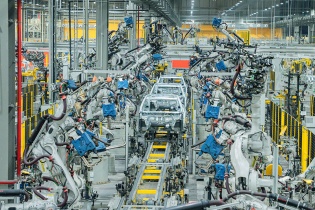 Vingroup thăng 8 bậc, thuộc Top 40 doanh nghiệp lớn nhất Đông Nam Á 2025