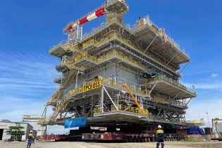 PPL vận chuyển và hạ thủy thành công trạm biến áp ngoài khơi nặng kỷ lục gần 4.000 tấn 