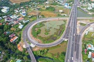Đón đầu công nghiệp bền vững từ cửa ngõ Tây TP.HCM