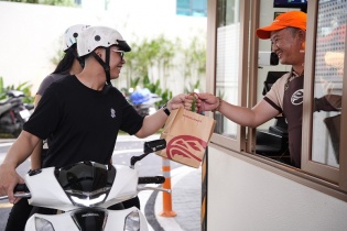 Highlands Coffee ra mắt mô hình Drive-Thru đầu tiên trong ngành đồ uống tại Việt Nam